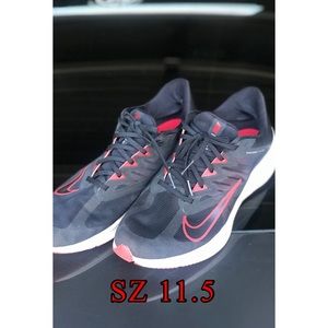 Nike Men’s Sneakers